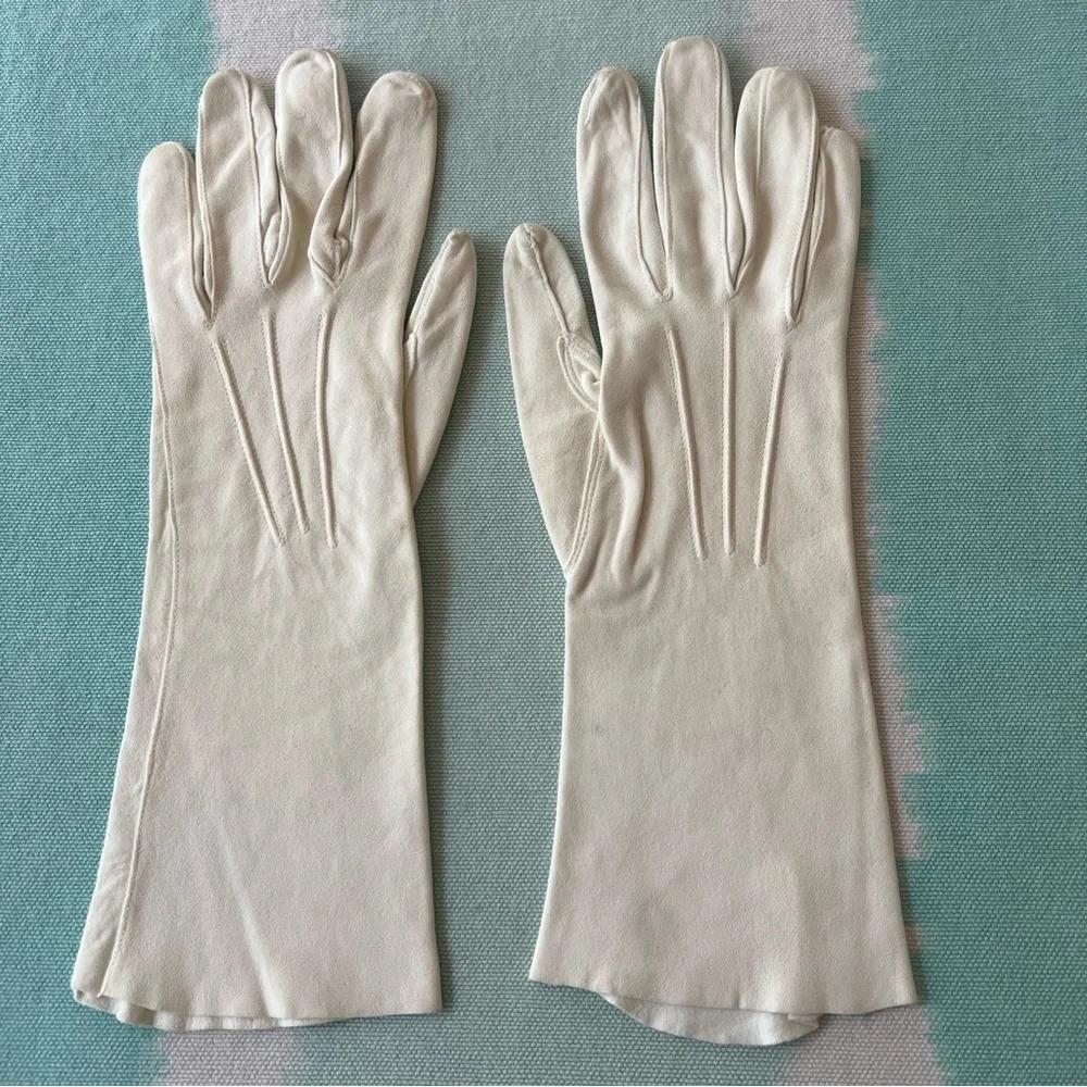Vintage rubin gloves